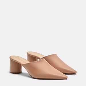 SOLID COLOR LEATHER MULES